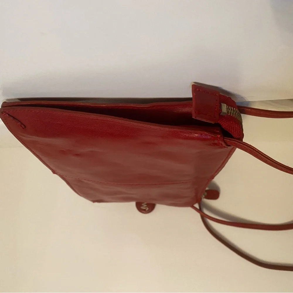 VINTAGE MONSAC ORIGINAL BAG SHOULDER SHINY RED LEATHER 2 STRAP ZIP TOP ENVELOPE